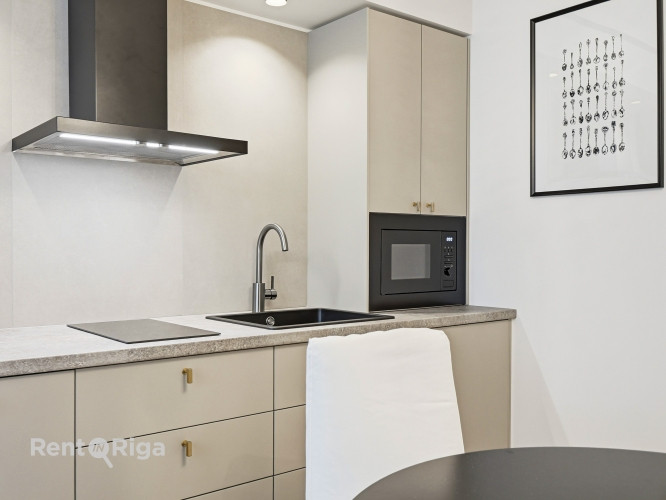 Tiek izīrēts stilīgs un mājīgs 2-istabu dzīvoklis Mežaparkā. Interjers veidots Rīga - foto 2