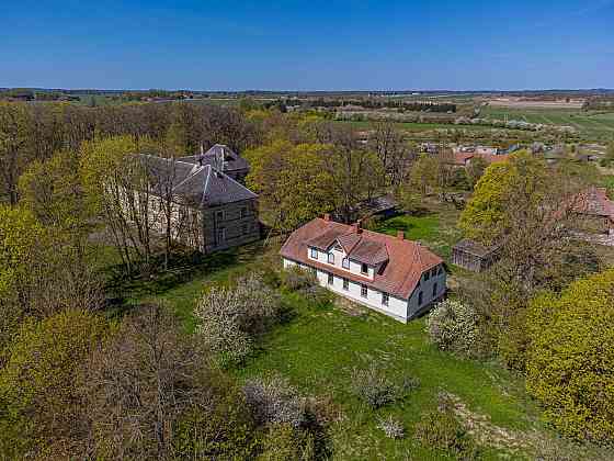 Pārdod Ozolpils muižas kompleksu, kas  atrodas Tukuma novada Smārdes pagastā. Muiža izvietota pagast Тукумс и район