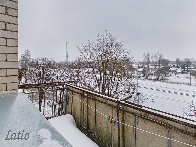 Pārdošanā 3 istabu dzīvoklis. Tiek piedāvāts gaišs un funkcionāli plānots dzīvoklis ar Olaine - foto 3