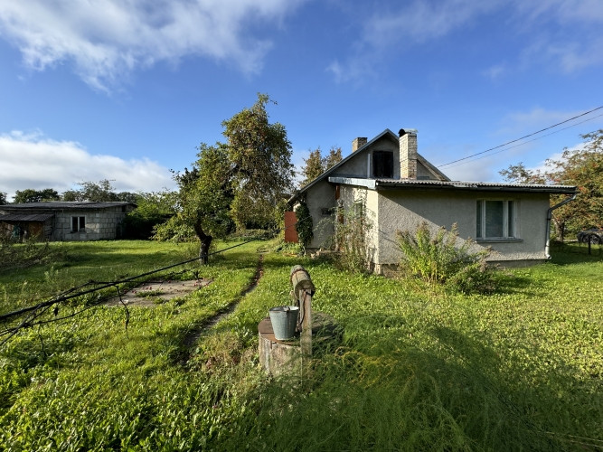 Uz zemes gabala atrodas dzīvojamā ēka un trīs palīgceltnes. Kopējā dzīvojamās ēkas platība 79.7 m2,  Огре и район - изображение 4