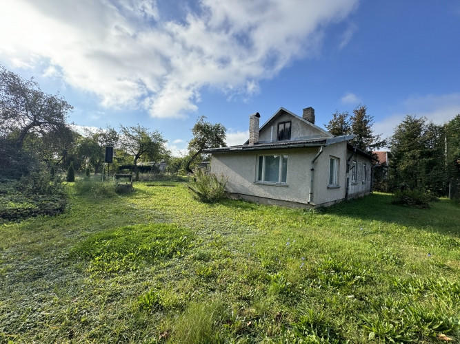 Uz zemes gabala atrodas dzīvojamā ēka un trīs palīgceltnes. Kopējā dzīvojamās ēkas platība 79.7 m2,  Огре и район - изображение 3