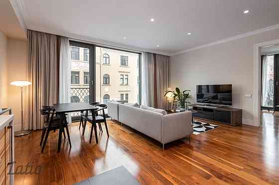 Pārdod mēbelētu un pilnībā aprīkotu, mūsdienīgu un elegantu divistabu dzīvokli jaunajā projektā Club Рига