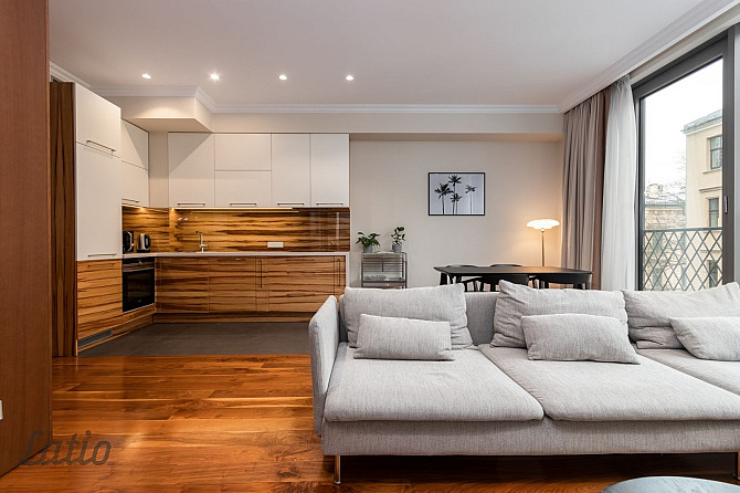 Pārdod mēbelētu un pilnībā aprīkotu, mūsdienīgu un elegantu divistabu dzīvokli jaunajā projektā Club Рига - изображение 3