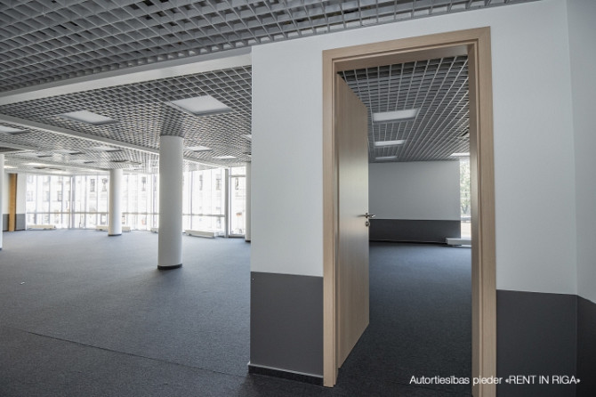 Nomai tiek piedāvāts 197.6 m2 atvērta plānojuma birojs (t.sk. 42.5 m2 koplietošanas telpas) ar Rīga - foto 5
