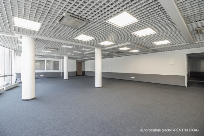 Nomai tiek piedāvāts 197.6 m2 atvērta plānojuma birojs (t.sk. 42.5 m2 koplietošanas telpas) ar Rīga - foto 7