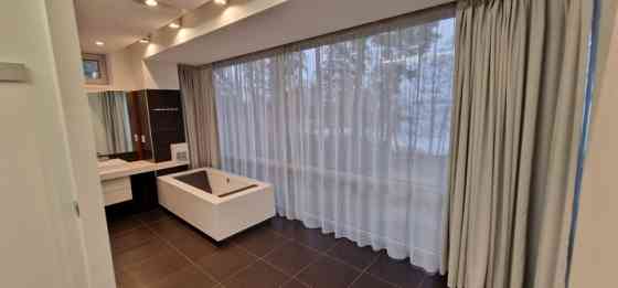 Эксклюзивная резиденция на берегу озера Балтэзерс  Двухэтажная частная Ādažu novads