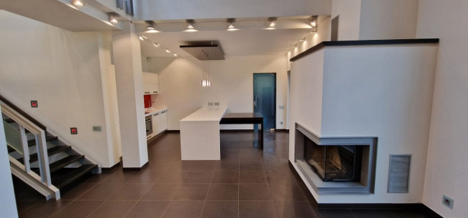 Ekskluzīva rezidence Mazā Baltezera krastā  Divstāvu privātmāja Baltezerā, Mazā Baltezera Ādažu novads - foto 3