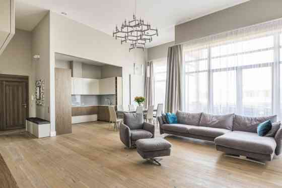 Сдаётся в аренду уникальная пентхаус-квартира с 4 террасами в жилом комплексе Zalves Рига