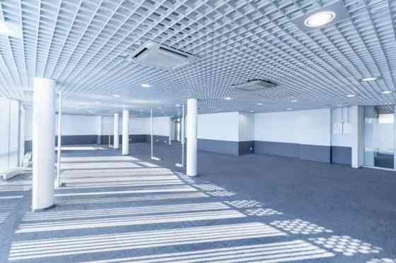 Nomai tiek piedāvāts jauns 500 m2 plašs birojs, kas aizņem visu ēkas 4. stāvu.   Šobrīd birojs pared Rīga