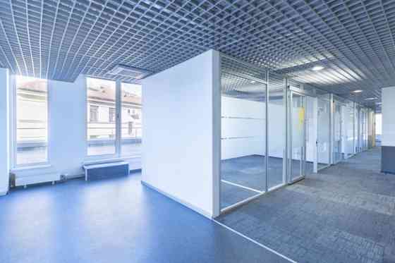 Nomai tiek piedāvāts jauns 500 m2 plašs birojs, kas aizņem visu ēkas 4. stāvu.   Šobrīd birojs pared Rīga