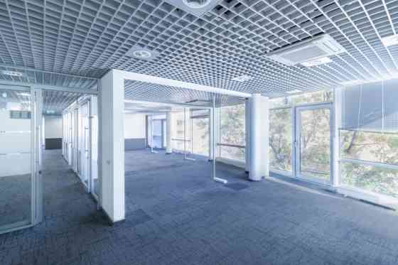 Nomai tiek piedāvāts jauns 500 m2 plašs birojs, kas aizņem visu ēkas 4. stāvu.   Šobrīd birojs pared Rīga