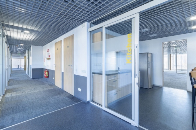 Nomai tiek piedāvāts jauns 500 m2 plašs birojs, kas aizņem visu ēkas 4. stāvu.   Šobrīd Rīga - foto 8