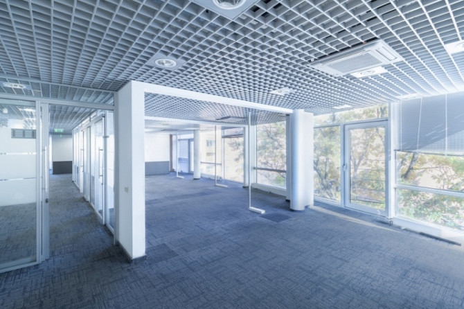 Nomai tiek piedāvāts jauns 500 m2 plašs birojs, kas aizņem visu ēkas 4. stāvu.   Šobrīd Rīga - foto 2