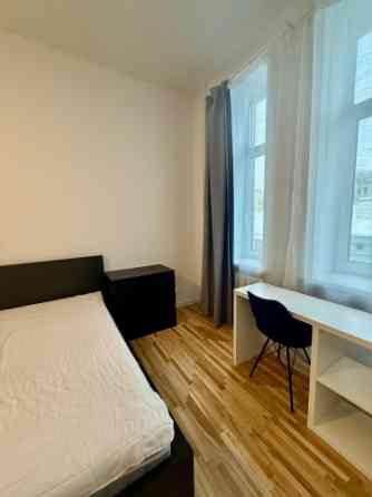 Īrei pieejams 4-istabu dzīvoklis Rīgas Centrā - Skolas ielā 13, Rīgā.  Dzīvokļa plānojums sastāv no  Рига