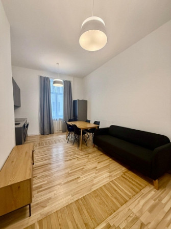 Īrei pieejams 4-istabu dzīvoklis Rīgas Centrā - Skolas ielā 13, Rīgā.  Dzīvokļa plānojums sastāv no  Рига - изображение 3