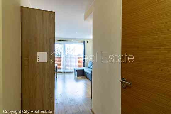 Новостройка, возможность аренды подземной парковки, лифт, балкон, студио, кухня Rīga