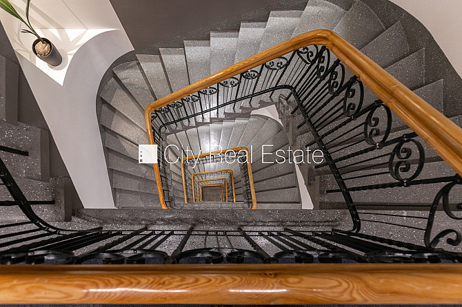 Pagalma ēka, renovēta māja, slēgts pagalms, apsargāts pagalms, ieeja no ielas, ir lifts, Rīga - foto 19