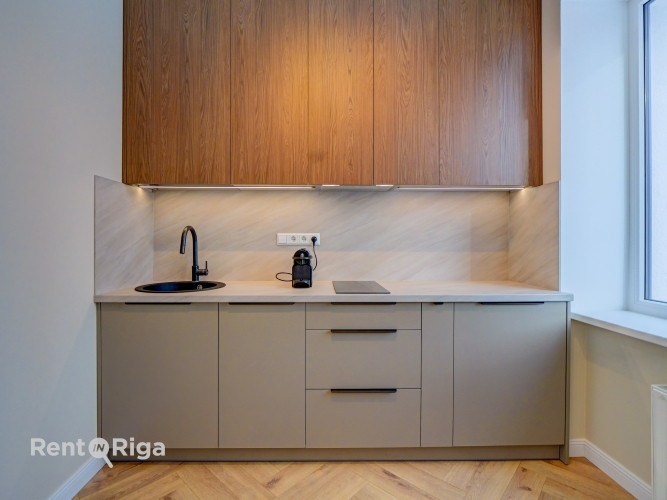 Izīrē 2-istabu dzīvokli renovētā ēkā!  Lauvas 7 ir viens no elegantākajiem renovētajiem Rīga - foto 11