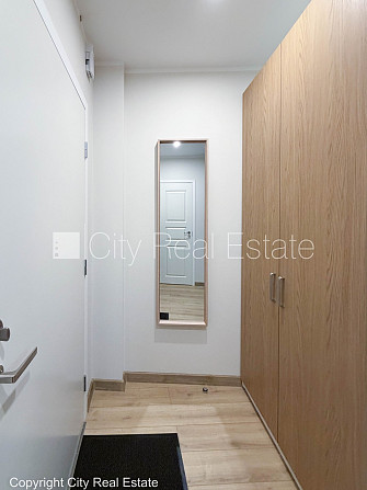 Fasādes māja, slēgta teritorija, studio tipa, virtuve apvienota ar viesistabu, centrālā Rīga - foto 13