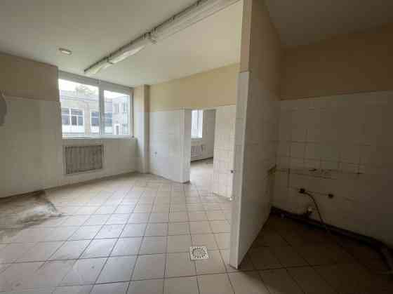 Telpas ražotnei ar PVD. Industriālas teritorijas bijušās ēdnīcas telpas.   Ieeja no pagalmas daļas,  Rīga