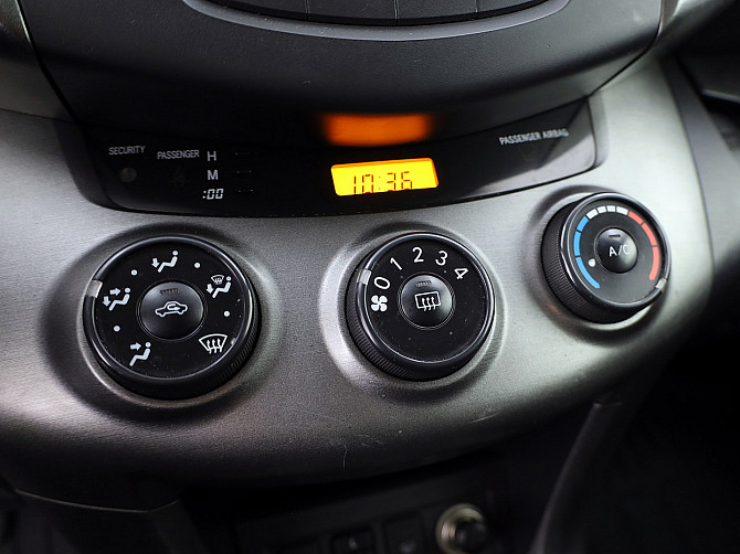 Toyota RAV4 Linea Sol Facelift LPG 2.0 116kW Таллин - изображение 8