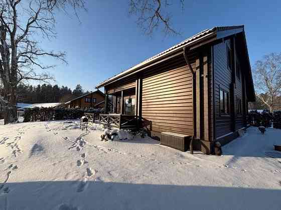 Īpašnieks pārdod mājīgu A+ energoefektivitātes frēzbaļķu ģimenes māju, Dzidriņās – tikai 7 km no... Другой