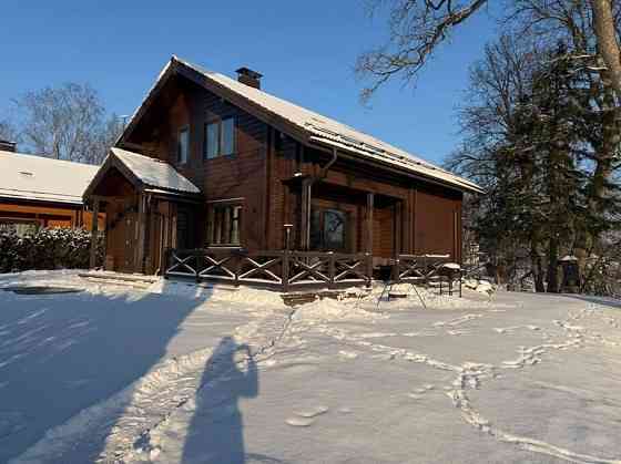 Īpašnieks pārdod mājīgu A+ energoefektivitātes frēzbaļķu ģimenes māju, Dzidriņās – tikai 7 km no... Другой