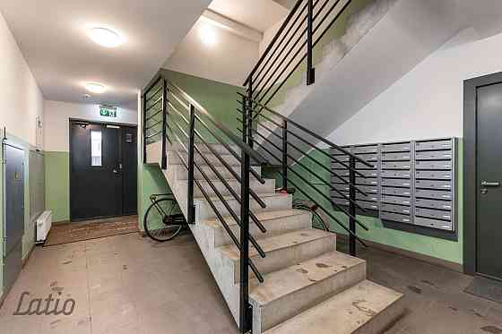 Izīrē gaišu, gaumīgi mēbelētu 2 istabu dzīvokli jaunā projektā pie Ziedoņdārza. Ļoti laba lokācija a Rīga