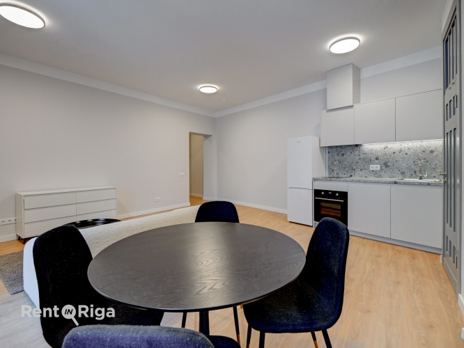 Mēbelēts 2-istabu dzīvoklis jūgendstila ēkā Rīgas Centrā.  Krišjāņa Valdemāra ielā 61 Rīga - foto 8