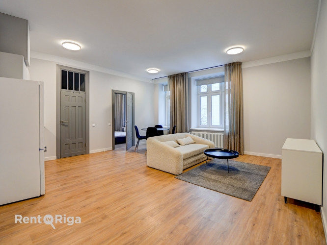 Mēbelēts 2-istabu dzīvoklis jūgendstila ēkā Rīgas Centrā.  Krišjāņa Valdemāra ielā 61 Rīga - foto 4