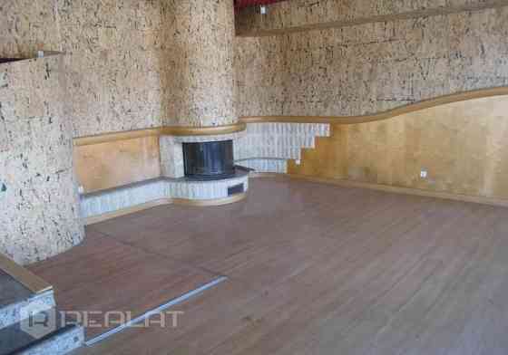 Pārdod biroja telpas Vecrīgā. Restaurēta māja, ieeja no pagalma un ielas, maksas autostavvieta, ir l Rīga