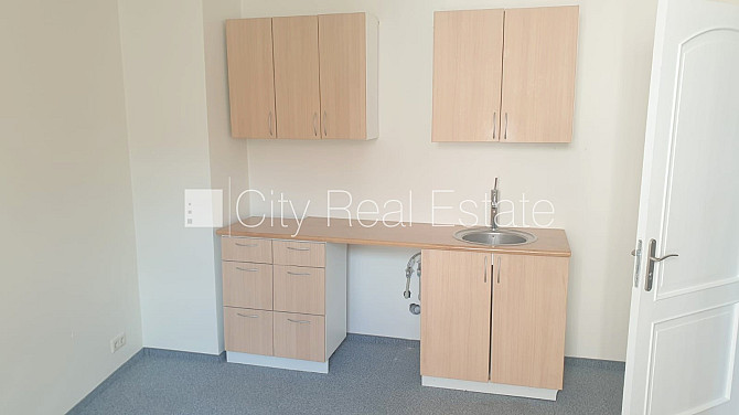 Fasādes māja, renovēta māja, objektu apsargā fiziskā apsardze, ieeja no ielas, ir lifts, Rīga - foto 15