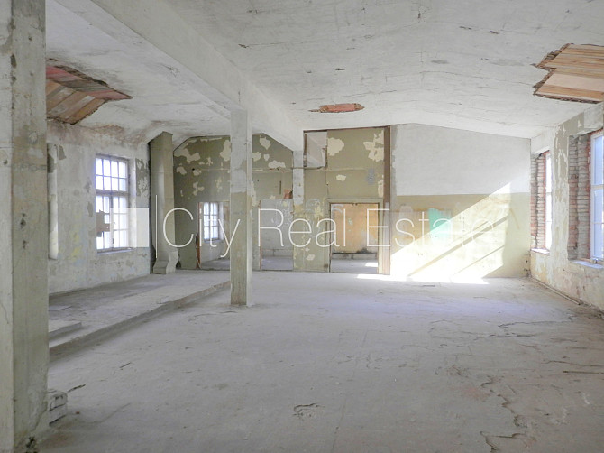 Fasādes māja, slēgts pagalms, vieta vairākām automašīnām, apsargāta teritorija, Rīga - foto 10