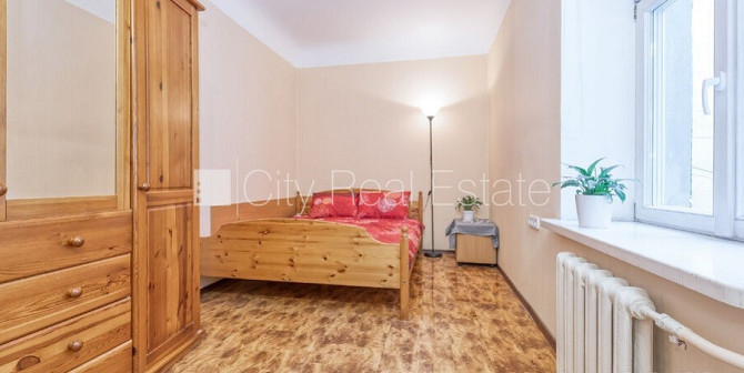 Fasādes māja, slēgts pagalms, vieta automašīnai, ieeja no pagalma, kāpņu telpa pēc Rīga - foto 7