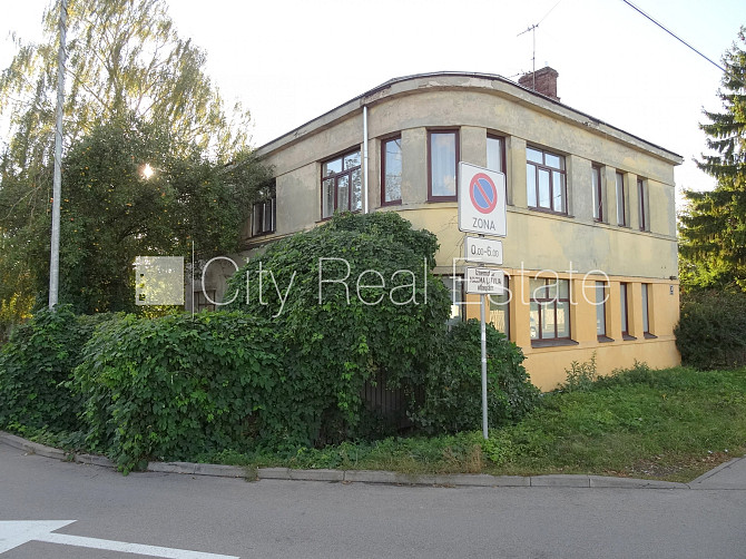 Fasādes māja, ķieģeļu mūra sienas, ieeja no ielas, mājā pieslēgta 3 fāžu Rīga - foto 2