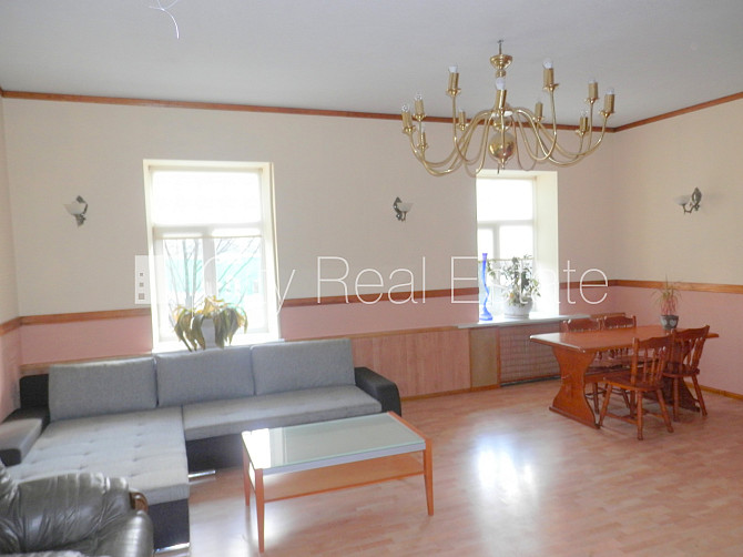 Фасадный дом, закрытый двор, бесплатная стоянка во дворе, вход со двора, Рижский район - изображение 6