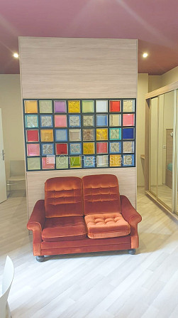 Fasādes māja, renovēta māja, ieeja no ielas, ir lifts, kāpņu telpa pēc kosmētiskā remonta, Rīga - foto 7