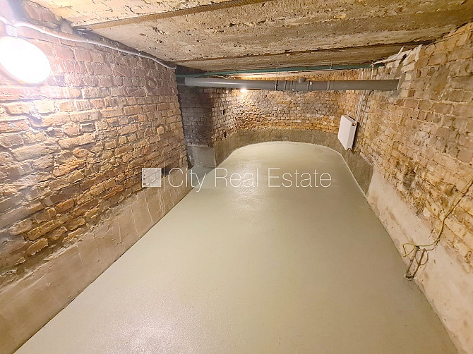 Pagalma ēka, renovēta māja, slēgts pagalms, iespēja nomāt autostāvvietu, apsargāta Rīga - foto 18