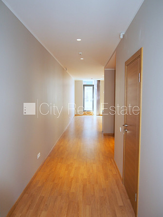 Jaunceltne, fasādes māja, labiekārtota apzaļumota teritorija, bruģēts piebraucamais ceļš, Rīga - foto 16