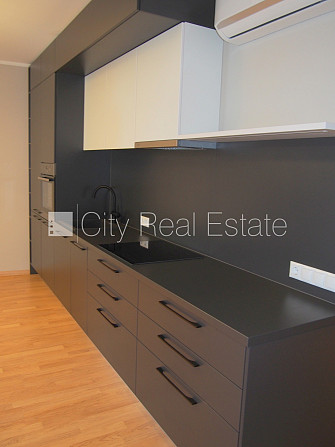 Jaunceltne, fasādes māja, labiekārtota apzaļumota teritorija, bruģēts piebraucamais ceļš, Rīga - foto 12