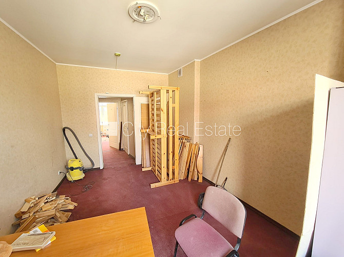 Fasādes māja, renovēta māja, ieeja no ielas, ir lifts, kāpņu telpa pēc kosmētiskā remonta, Rīga - foto 5