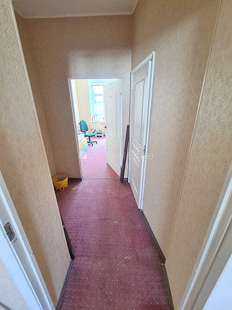 Fasādes māja, renovēta māja, ieeja no ielas, ir lifts, kāpņu telpa pēc kosmētiskā remonta, Rīga - foto 4