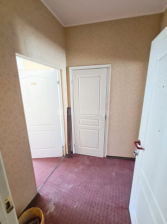 Fasādes māja, renovēta māja, ieeja no ielas, ir lifts, kāpņu telpa pēc kosmētiskā remonta, Rīga - foto 10