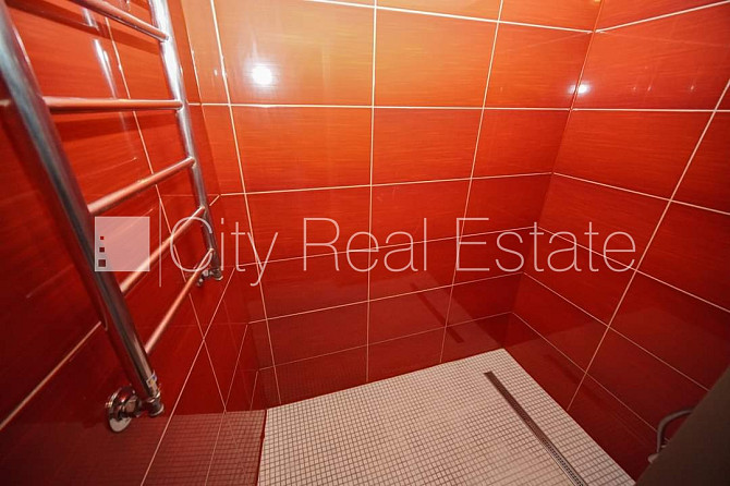 Pagalma ēka, renovēta māja, ieeja no pagalma, sauna, logi vērsti uz pagalma pusi, guļamistabu Rīga - foto 14