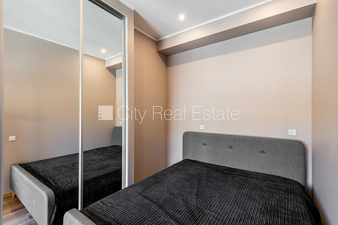 Renovēta māja, labiekārtota apzaļumota teritorija, kāpņu telpa pēc kapitālā remonta, Rīga - foto 10