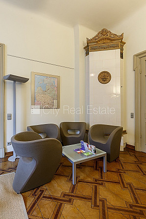 Fasādes māja, renovēta māja, ieeja no ielas, kāpņu telpa pēc kapitālā remonta, logi Rīga - foto 10