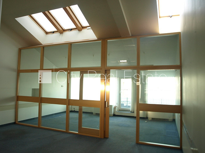 Fasādes māja, viena kvadrātmetra apsaimniekošanas maksa mēnesī  3,3 EUR, slēgts pagalms, Rīga - foto 16