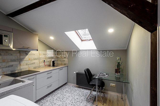 Fasādes māja, renovēta māja, labiekārtota apzaļumota teritorija, vieta automašīnai, Rīga - foto 5