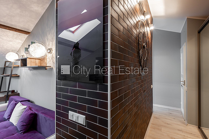 Fasādes māja, renovēta māja, labiekārtota apzaļumota teritorija, vieta automašīnai, Rīga - foto 17