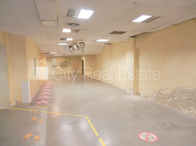 Fasādes māja, slēgta teritorija, vieta vairākām automašīnām, apsargāta teritorija, objektu Rīga - foto 11